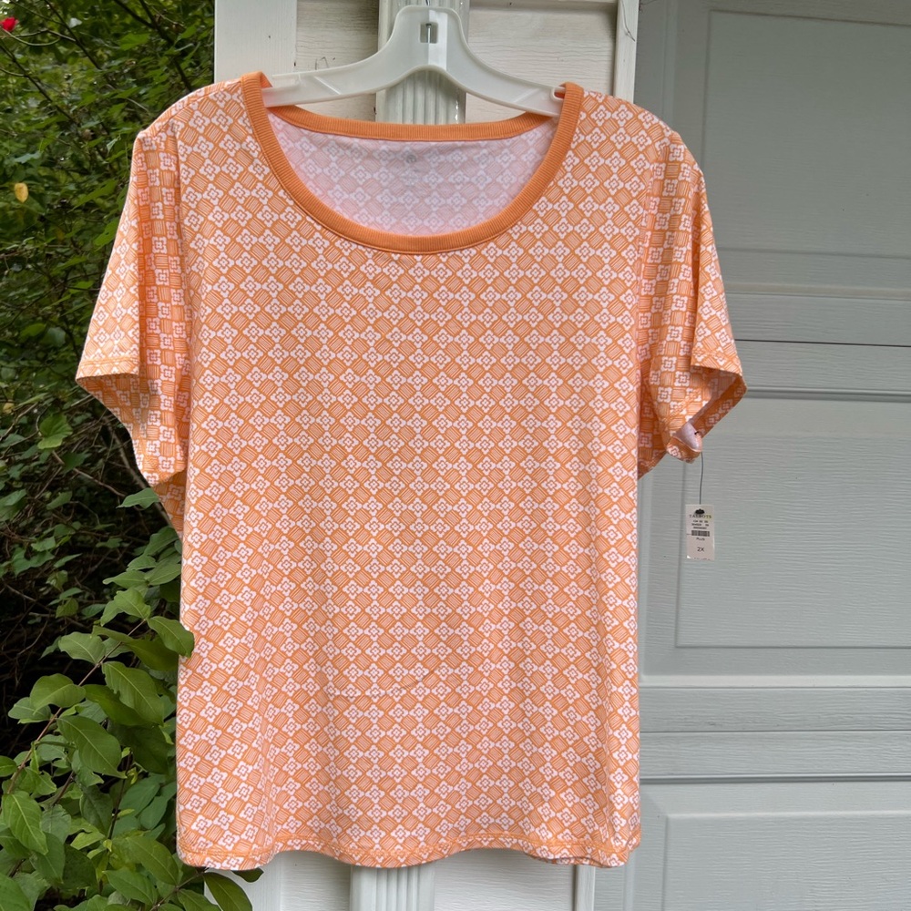 NWT T By Talbots Pretty Orange White Patterned Short Sleeve Workout Top